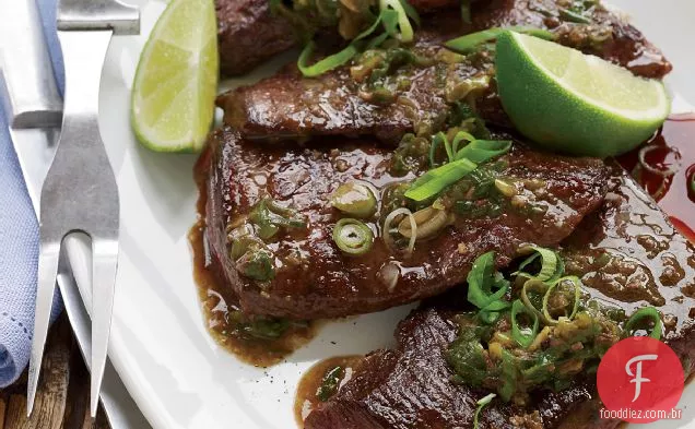 Bife de saia Pan-grelhada com anchovas e limão