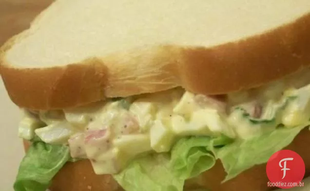 Salada de ovo e presunto