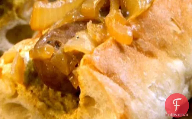 Cerveja Refogada Brats Sanduíche