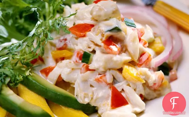 Salada De Carne De Caranguejo Do Caribe Com Molho Cremoso De Gengibre