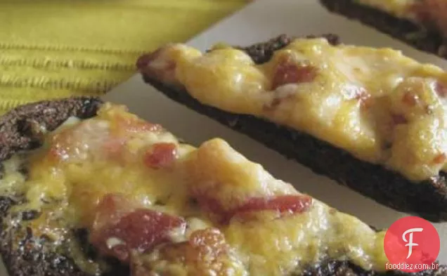 Puffs fáceis de bacon e queijo Pumpernickel