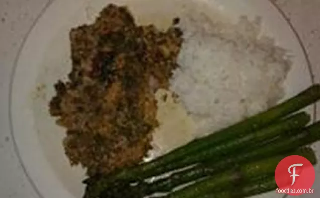 Lombo de porco com crosta de salsa e Parmesão