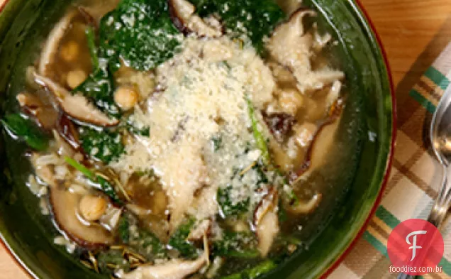 Espinafre saudável e sopa de grão de bico