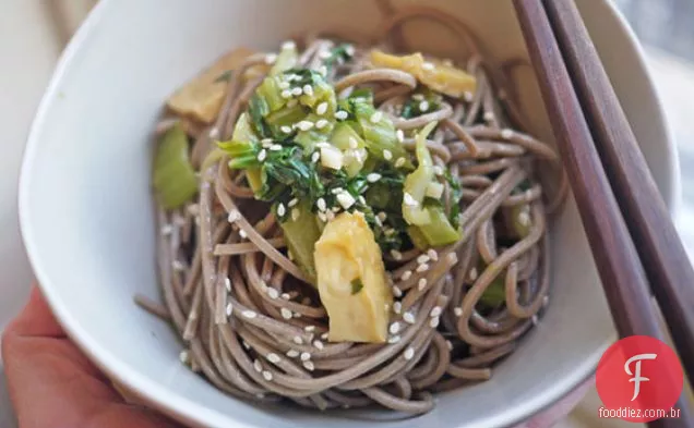 Salada Rápida De Macarrão Soba Com Coconutty Boy Choy
