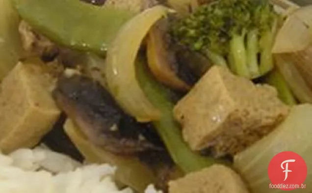 Tofu - fritura vegetariana e molho
