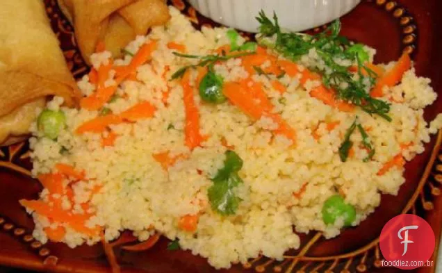 Cuscuz de cenoura e coentro