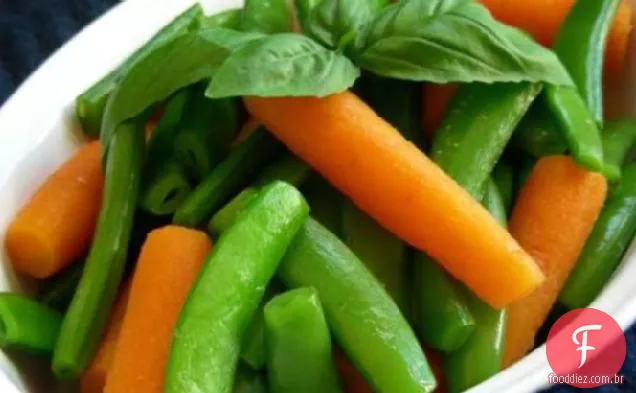 Cenouras Com Ervilhas De Pressão De Açúcar