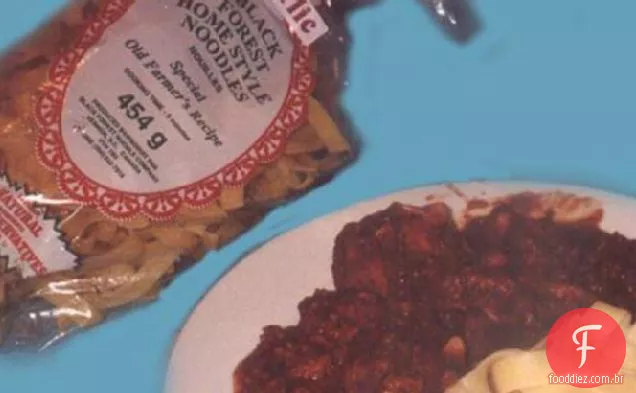 Goulash de porco em pote de Barro
