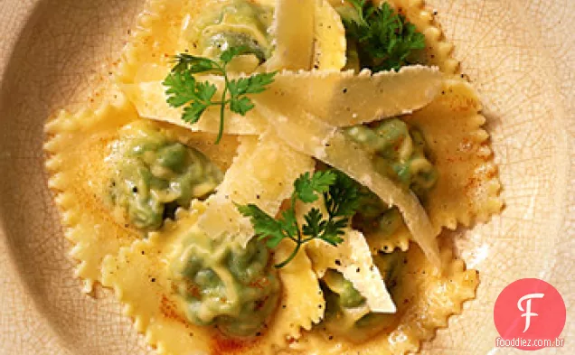 Ravioli com ervilhas e cerefólio