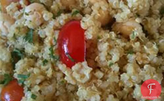 Quinoa com grão de bico e tomate