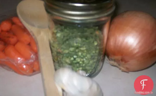 Hummus assar com pimentão vermelho e queijo