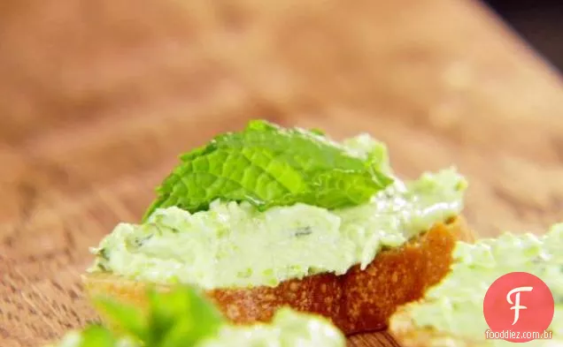 Puré De Ervilha Cunhada Crostini