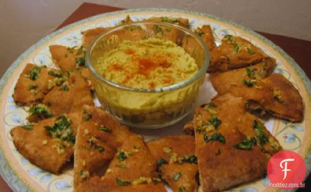 Hummus De Coentro Com Pita De Alho Crocante