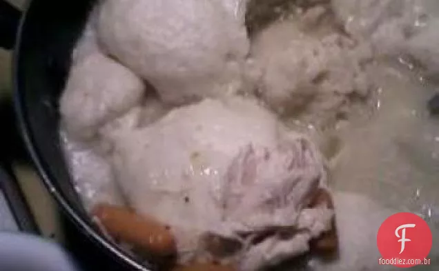 Dees frango e bolinhos