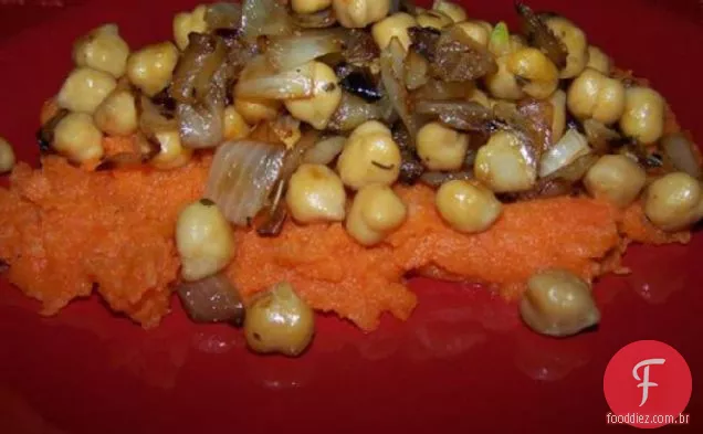 Purê De Vegetais De Raiz Com Cebola Caramelizada