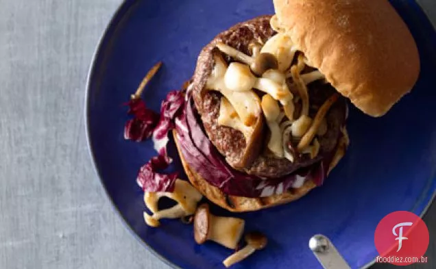 Hambúrguer com cogumelos e Radicchio