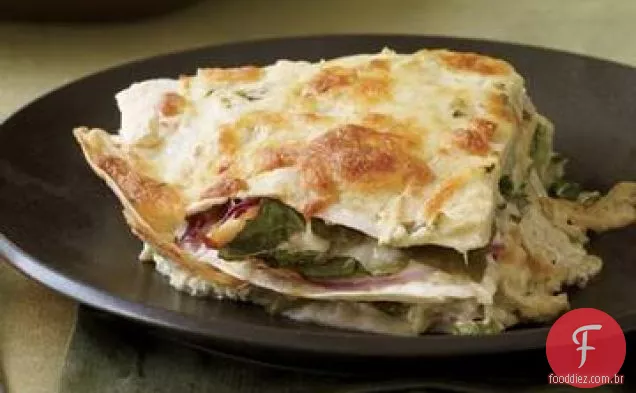Caçarola Rigatoni de frango e espinafre