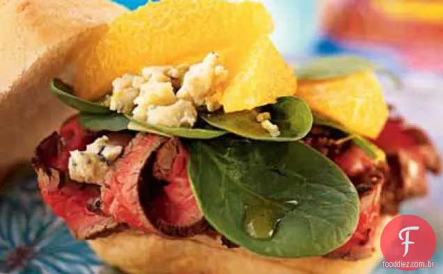 Sanduíches de carne, laranja e Gorgonzola