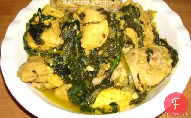Caril de frango e espinafre