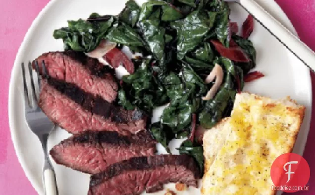Bife com acelga e Pão de alho