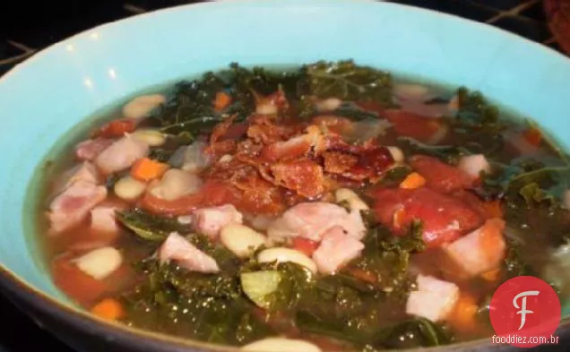 Sopa de presunto, feijão e acelga