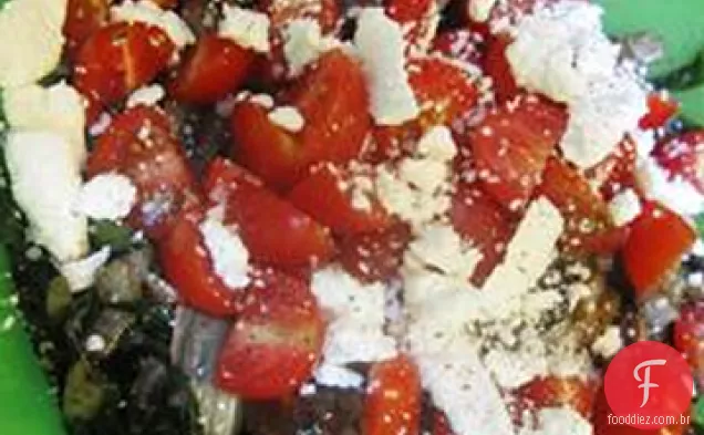 Acelga suíça quente e salada de cogumelos