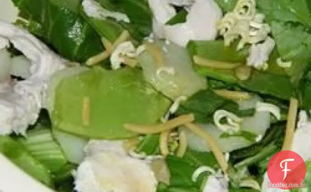 Salada Asiática De Macarrão Com Frango