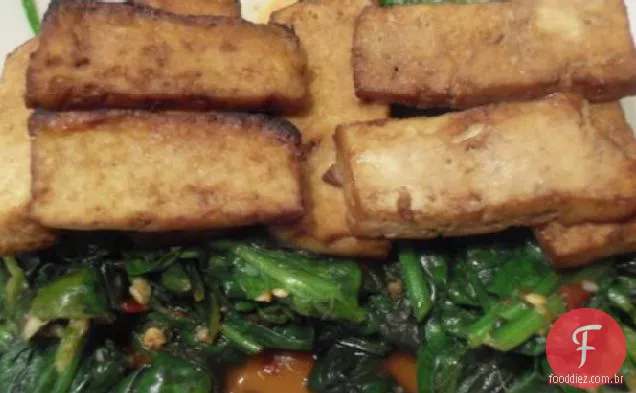 Tofu e acelga suíça