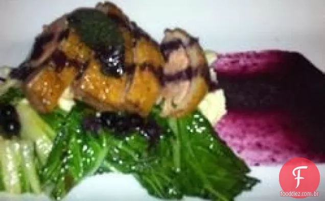 Peito de pato com molho de mirtilo