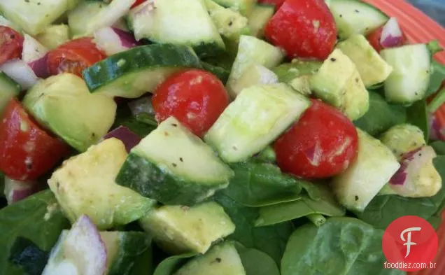 Atkins Pepino-Salada De Abacate Com Molho De Cominho