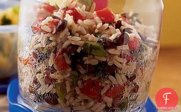 Feijão cubano e salada de arroz