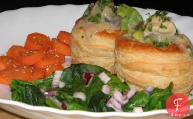 Frango abacate e cogumelo recheado Vol-Au-Vents