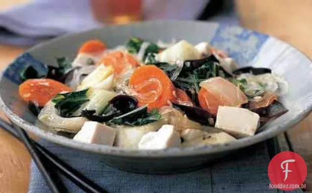 Macarrão asiático, Tofu e fritura de vegetais
