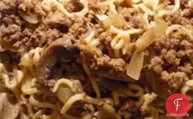 Sopa De Macarrão De Carne Asiática Rápida