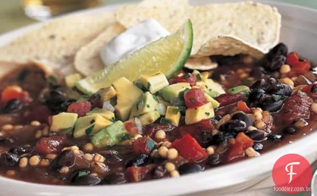 Pimenta vegetariana rápida com salsa de abacate