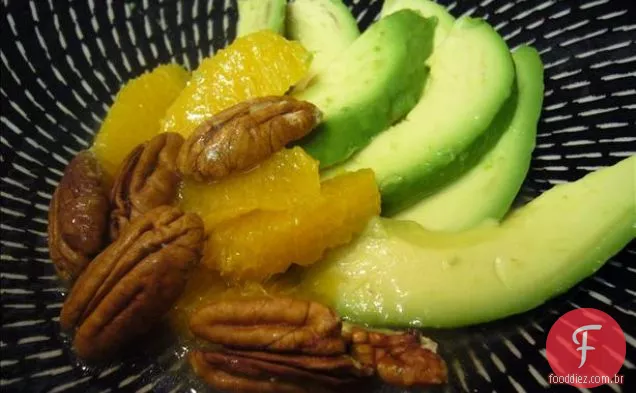 Sopa de abacate gelada com gengibre e limão