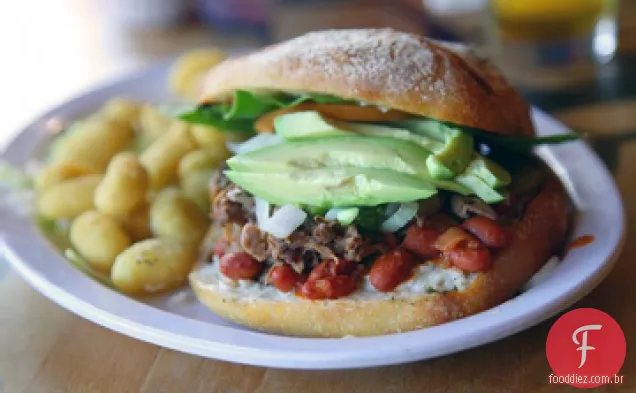 Sanduíche Carnitas Com Salsa De Abacate