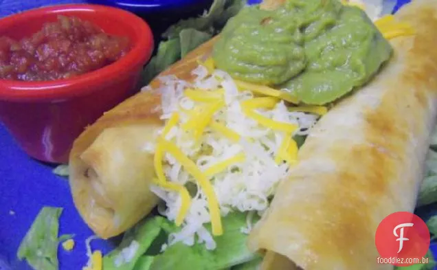 Flautas De Frango Com Guacamole Robusto