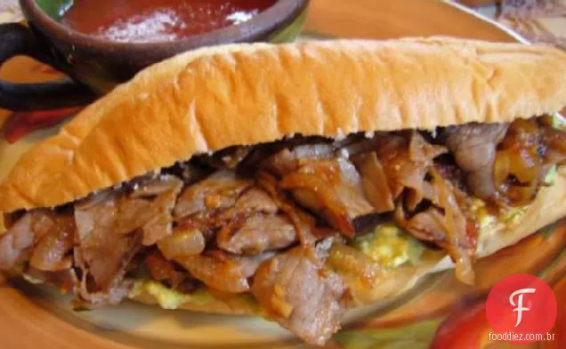 Torta Ahogada (Sanduíche De Carne Afogada)
