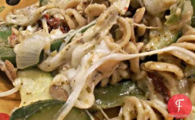 Massas e vegetais Sassy Pesto