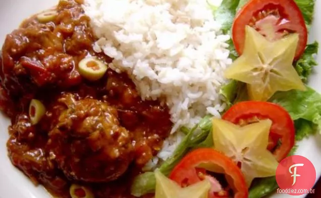 Pollo, Quimbobó y Platano (frango, quiabo e banana)