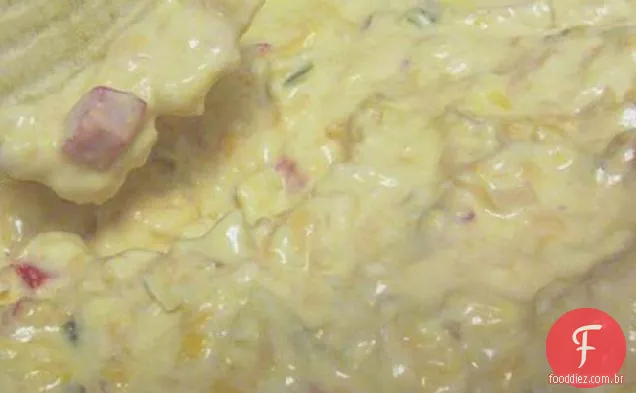 Hot Cheesy Cebola Chip Dip