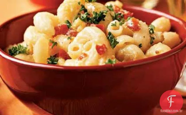 Cavatappi assado de queijo com cebola e pimentão