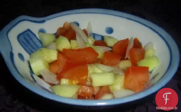 Tomate, cebola e pepino Kachumber