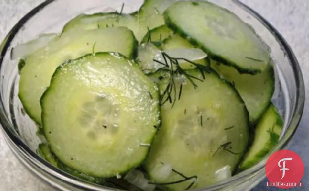 Os pepinos Garlicky do Corretor de imóveis