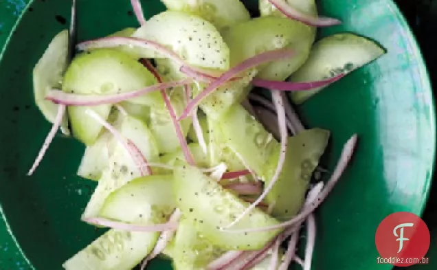 Salada Rápida De Pepino Em Conserva