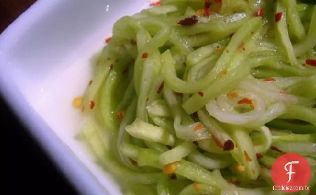 Pepino Em Conserva Quente