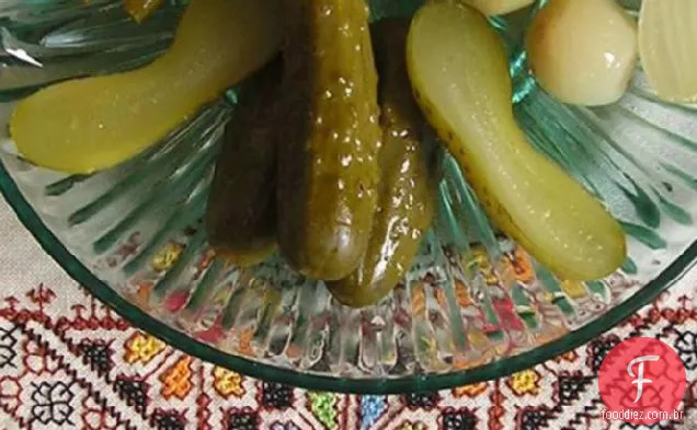 Picles de endro pelo frasco