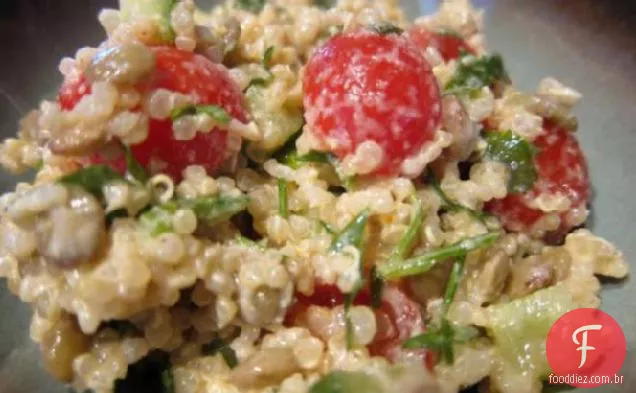 Salada De Quinoa Com Molho De Tahine