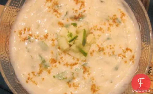 Iogurte com pepino e hortelã (Kheere Ka Raita)